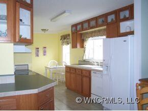 2316 Pace Rd, Hendersonville, NC 28792 - photo 5