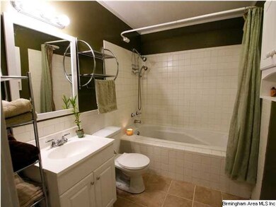 Updated Bathroom with 6' tub!