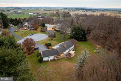 229 Maple Dr, New Holland, PA 17557 - photo 5