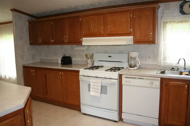 427 W 12th St, Warren, IN 46792 - photo 3