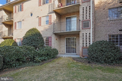 1521 Colonial Dr unit 104, Woodbridge, VA 22192 - photo 3