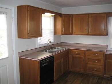 712 W Ensley Ave, Auburn, IN 46706 - photo 5