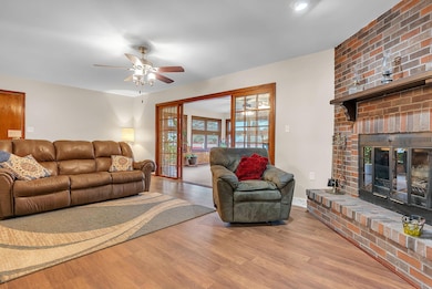 10338 Oreilly Ln, Rensselaer, IN 47978 - photo 4