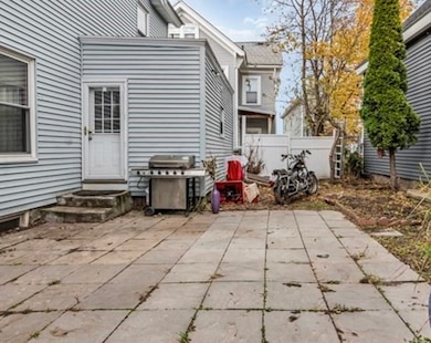 27 Royal St, Lowell, MA 01851 - photo 3