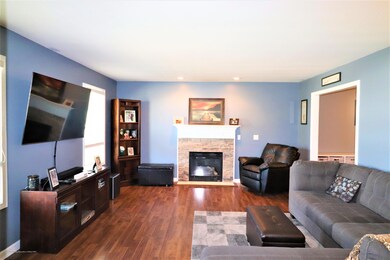 3 Living RM