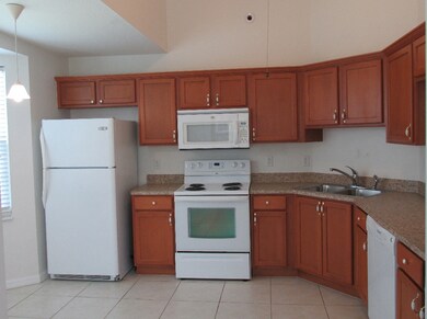 Large kitchen with eating area and plenty of cabin