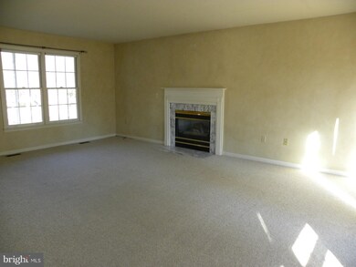 10425 Heather Greens Cir, Spotsylvania, VA 22553 - photo 4