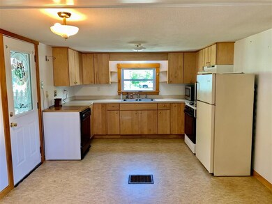 10 Willow Ct, Winchester, NH 03470 - photo 3