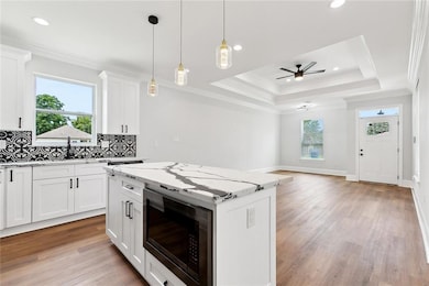 Kitchen with quarts counters