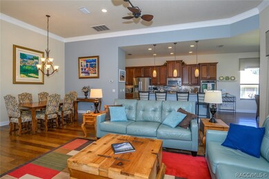 Great features: Beautiful hardwood floors, double