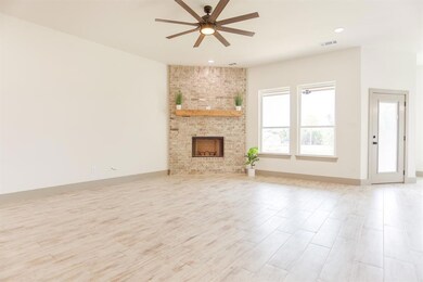 2160 J e Woody Rd, Springtown, TX 76082 - photo 4