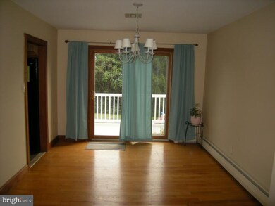 5731 Chestnut Hill Rd, Coopersburg, PA 18036 - photo 6