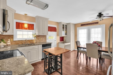 331 Miller Dr, Strasburg, VA 22657 - photo 5