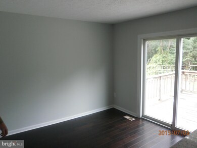 1270 Holmespun Dr, Pasadena, MD 21122 - photo 6