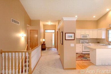 2034 Krislin Dr NE unit 31, Grand Rapids, MI 49505 - photo 3