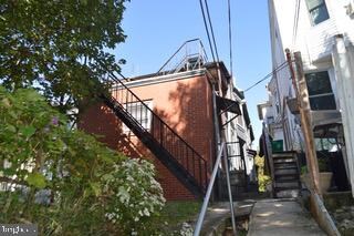 1552 Mineral Spring Rd, Reading, PA 19602 - photo 3