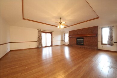 925 Creekside Ln, Plainfield, IN 46168 - photo 2