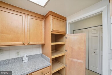 3445 S Leisure World Blvd unit 872D, Silver Spring, MD 20906 - photo 4