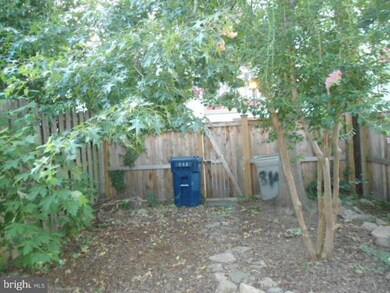 822 N Columbus St, Alexandria, VA 22314 - photo 5