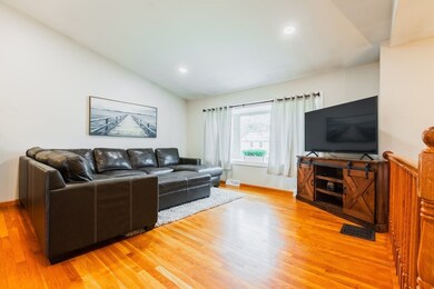 17 Winslow St, Shrewsbury, MA 01545 - photo 5