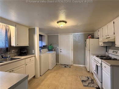 Kitchen/utility
