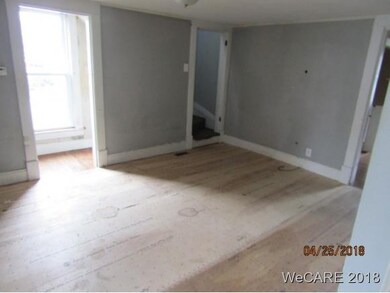 409 S Rauthland Ave, Wapakoneta, OH 45895 - photo 2