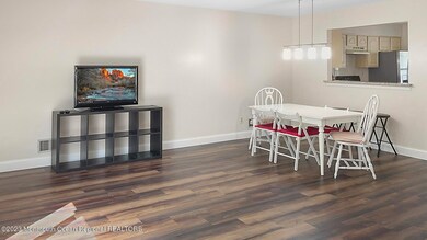 22 Alameda Ct, Eatontown, NJ 07724 - photo 5