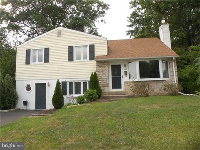 209 Woodlawn Dr, Lansdale, PA 19446 - photo 2