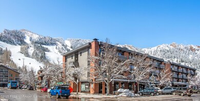 Aspen square exterior stret view 1 5-617