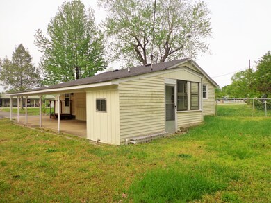 620 Old Stewart Rd, Tennessee Ridge, TN 37178 - photo 3