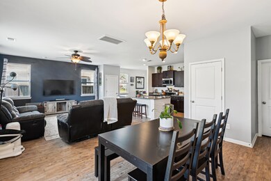 main_level-dining_area-dsc3024