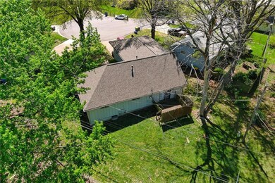 5802 Larsen Ln, Shawnee, KS 66203 - photo 7