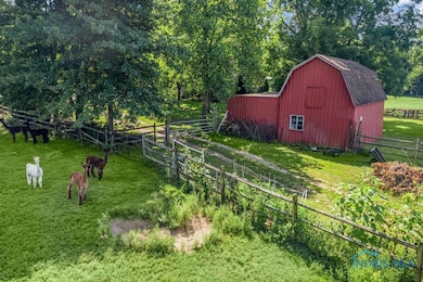 1402 S Crissey Rd, Holland, OH 43528 - photo 2