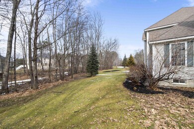 17 Jenny Dr, Goffstown, NH 03045 - photo 2