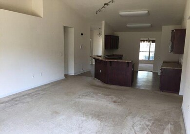 LIVING ROOM (2)