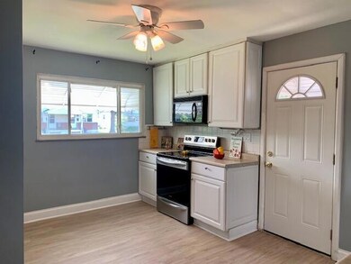 872Kitchen