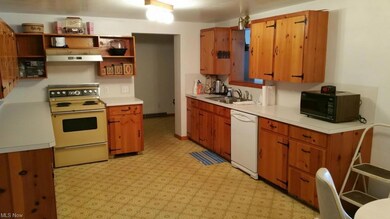 Second view of the kitchen.  Note the Maytag dishw