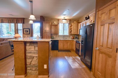 Kitchen (2)