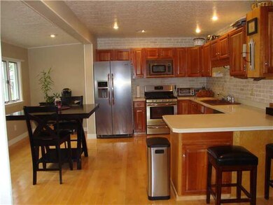 Kitchen SPACIOUS KITCHEN HAS ALL NEW STAINLESS STE
