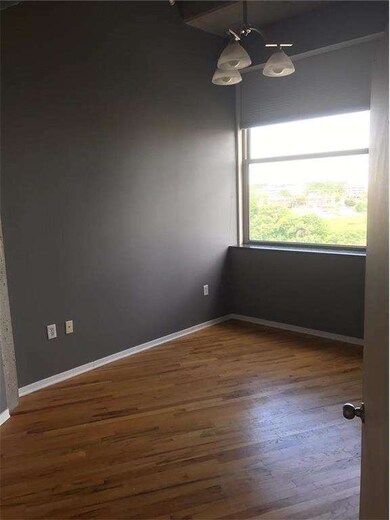 2107 Grand Blvd unit 1009, Kansas City, MO 64108 - photo 6