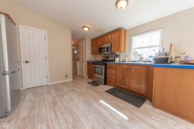 3333 Spring Valley Dr, Columbus, IN 47203 - photo 3