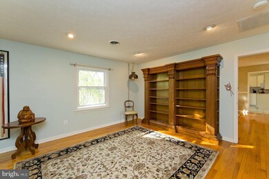 148 West St, Stephens City, VA 22655 - photo 7