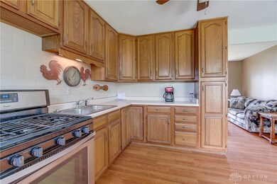 848 Richard Dr, Xenia, OH 45385 - photo 5