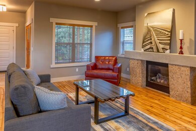 352 SW Hayes Ave, Bend, OR 97702 - photo 4