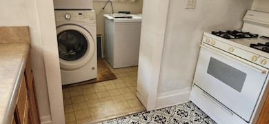 1838 Vinson St, Staunton, VA 24401 - photo 6