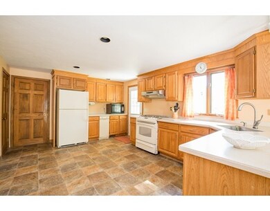 353 Birchbark Dr, Hanson, MA 02341 - photo 5