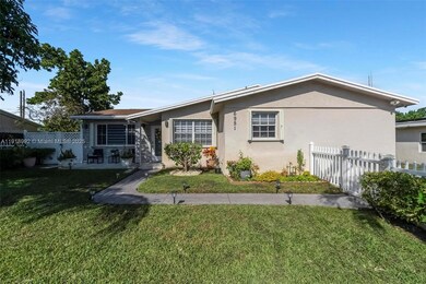 6951 Liberty St, Hollywood, FL 33024 - photo 2