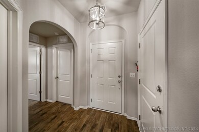 3205 W Charlotte St, Broken Arrow, OK 74011 - photo 6