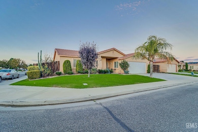 5002 Mar Grande Dr, Bakersfield, CA 93307 - photo 2