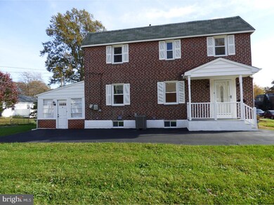 214 Evergreen Ave, Folsom, PA 19033 - photo 2